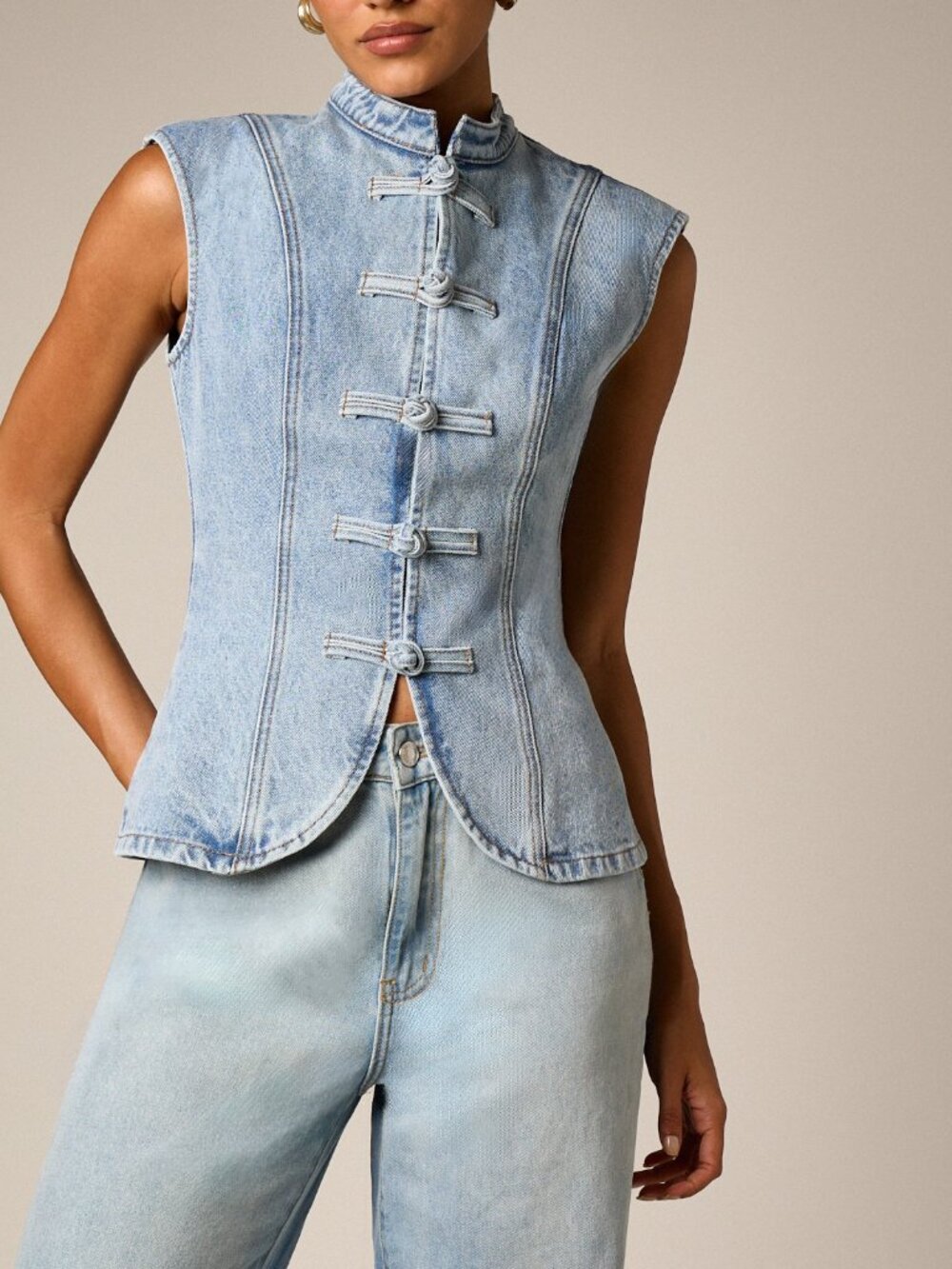 Light Wash Casual Women's Denim Vest with Frog Closure High Neck Sleeveless